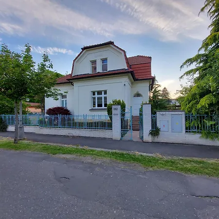 V Prvorepublikove Vile Apartman Poděbrady